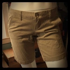 Aeropostale Bermuda Twill Short, New w/o tags.